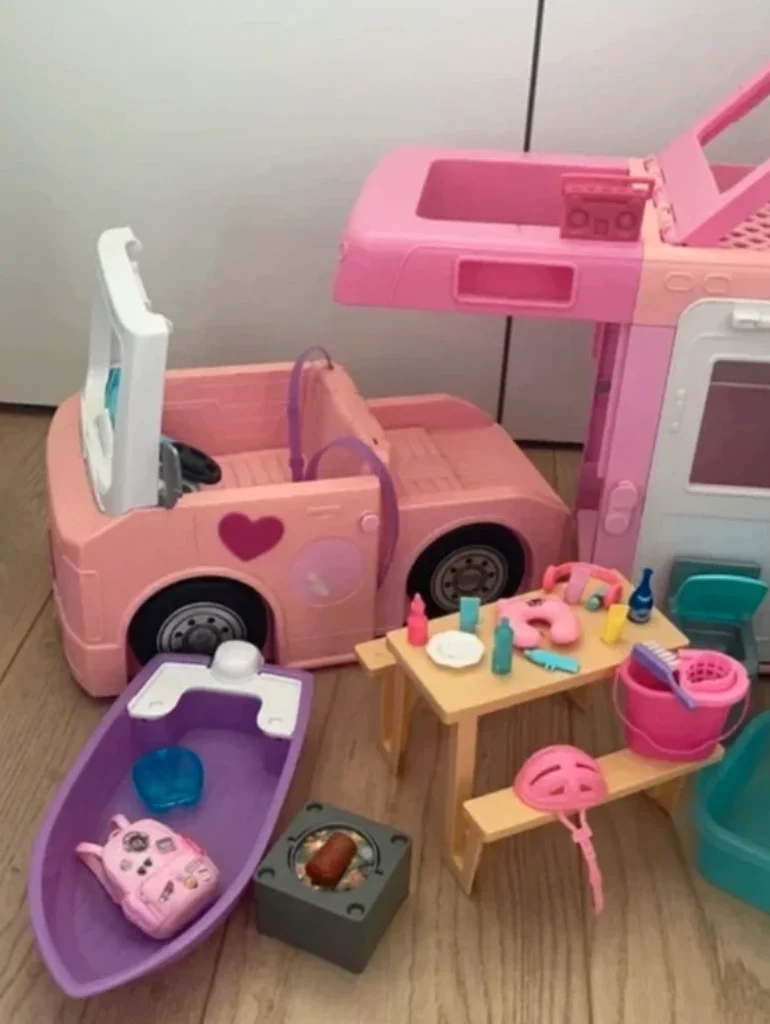 Camping car Barbie avec accessoires – photo 2